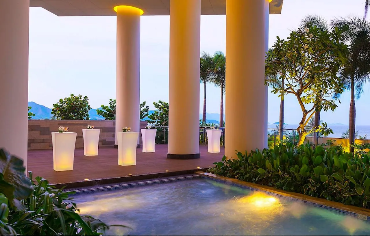 Курортный комплекс Отель Intercontinental Nha Trang By Ihg